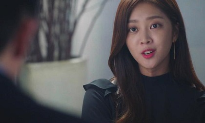 Năm nào kỉ niệm ngày cưới, tình cũ của chồng cũng nhắn tin: “Anh ấy không yêu chị”