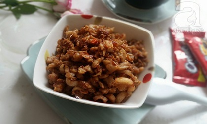 Tóp mỡ chưng mắm tép - món ăn dân dã không thể bỏ qua trong mùa đông này