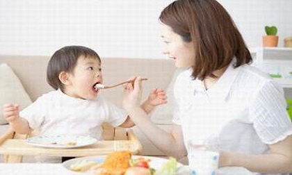 10 loại thực phẩm giúp con cao lớn dù cha mẹ lùn đến mấy