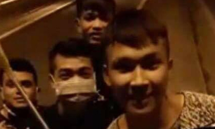 Nhóm thanh niên lên cao tốc 'xin đểu', livestream thách thức công an