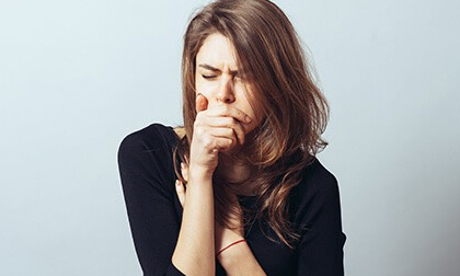 Dù bị ho khan hay ho có đờm thì bạn cũng không được bỏ qua những dấu hiệu cảnh báo bệnh như thế này