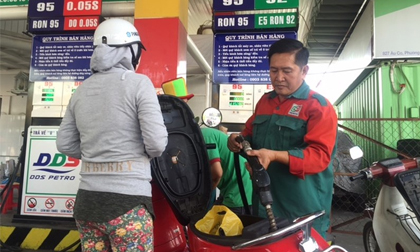 Ngày đầu tiên kết liễu xăng A92, xăng A95 'lên hương'