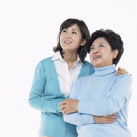 thay hang xom khen con dau minh xinh, me chong buc tuc ve nha lam dieu bat ngo - 2