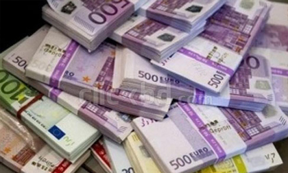 Giá vàng hôm nay 3/1: USD tụt giảm, vàng lên mức cao nhất 3 tháng
