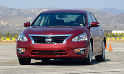 Ô tô Nissan giảm giá 200 triệu: Chấn động xe Nhật 2018