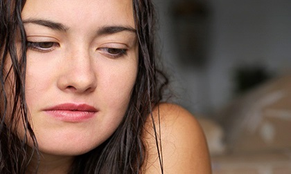 Chồng ngang nhiên đưa đứa bé về nhà chăm sóc, còn nói em ích kỷ chỉ biết bản thân mình