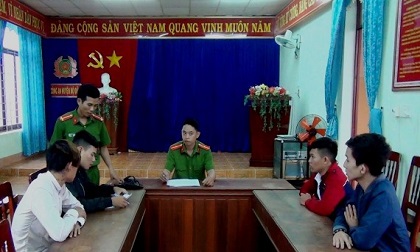 Lại thêm một vụ nhóm thanh niên dùng hung khí chặn ôtô 'xin đểu' trên quốc lộ để mua ma tuý đá