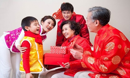 Tết nguyên đán 2018, 12 con giáp nên mặc áo màu gì để cả năm may mắn, bình an, tiền tiêu bạt ngàn