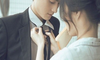 Bất chợt về nhà sau chuyến công tác dài, tôi chết đứng khi nhìn mâm cơm mẹ nấu cho vợ ăn khi ở cữ
