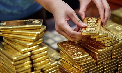 Giá vàng hôm nay 12/1: Vàng treo cao do USD yếu