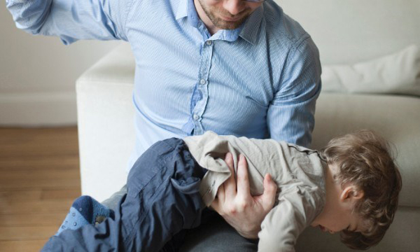 Những trận đòn ảnh hưởng tới con đáng sợ hơn nhiều so với suy nghĩ của cha mẹ - 1