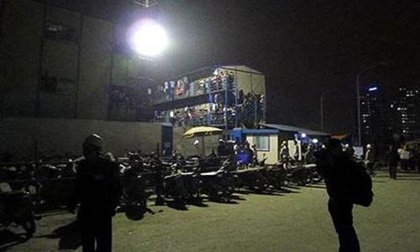 Hà Nội: Sập giàn giáo lúc rạng sáng, 3 người tử vong, 3 người bị thương nặng