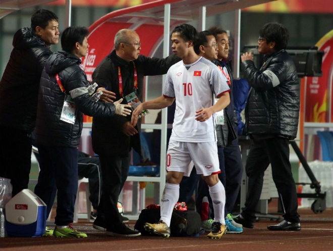 U23 Việt Nam tạo kì tích: Vì sao Công Phượng vẫn chưa bung lụa? U23 Việt Nam tạo kì tích: Vì sao Công Phượng vẫn chưa bung lụa?