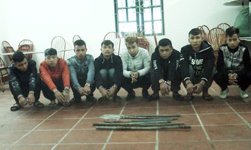 Tại ngoại chờ xét xử, thanh niên vụ chặn xe xin tiền lại “sống ảo” - Ảnh 2. Tại ngoại chờ xét xử, thanh niên vụ chặn xe xin tiền lại “sống ảo” - Ảnh 2.
