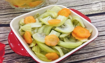 Thử ngay 2 cách muối dưa ngồng cải giòn ngon đón Tết