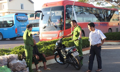 Xe khách giường nằm 'bị cướp' tại Gia Lai