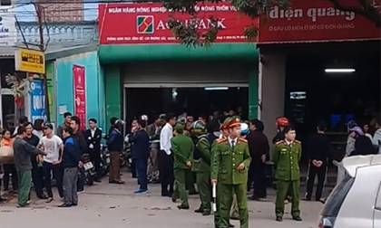 Kẻ bịt mặt dọa nổ bom ngân hàng cướp tiền