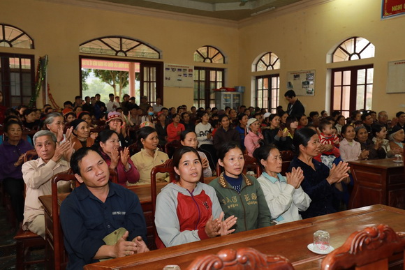 tang-tivi-ba-con-lang-cua-thu-mon-tien-dung-271-11-xahoi.com.vn-w580-h387