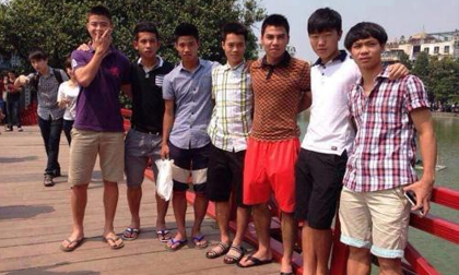 U23 Việt Nam gây sốt với loạt ảnh thời 'ngố tàu' khiến người hâm mộ vừa buồn cười, vừa yêu