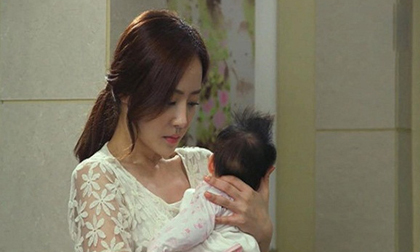 Mẹ người yêu ném 50 triệu vào mặt tôi để 'đổi cháu' cũng chưa khiến tôi đau bằng điều này