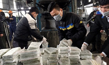 Tiêu hủy 300 bánh heroin trùm ma túy vận chuyển bằng xe Fortuner