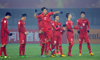 U23 Việt Nam trước bài toán giữ đôi chân trên mặt đất