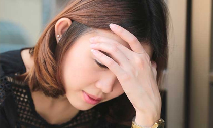 Đi họp lớp với chồng, điếng người thấy con trai cô lớp trưởng giống ảnh chồng ngày nhỏ như tạc tượng