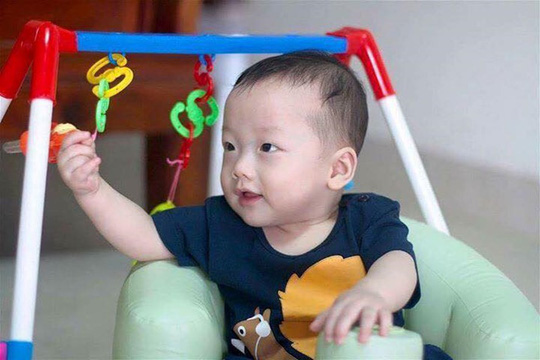 Con trai thiếu uý ung thư nhường sự sống cho con trong vòng tay Bộ trưởng Y tế - 5