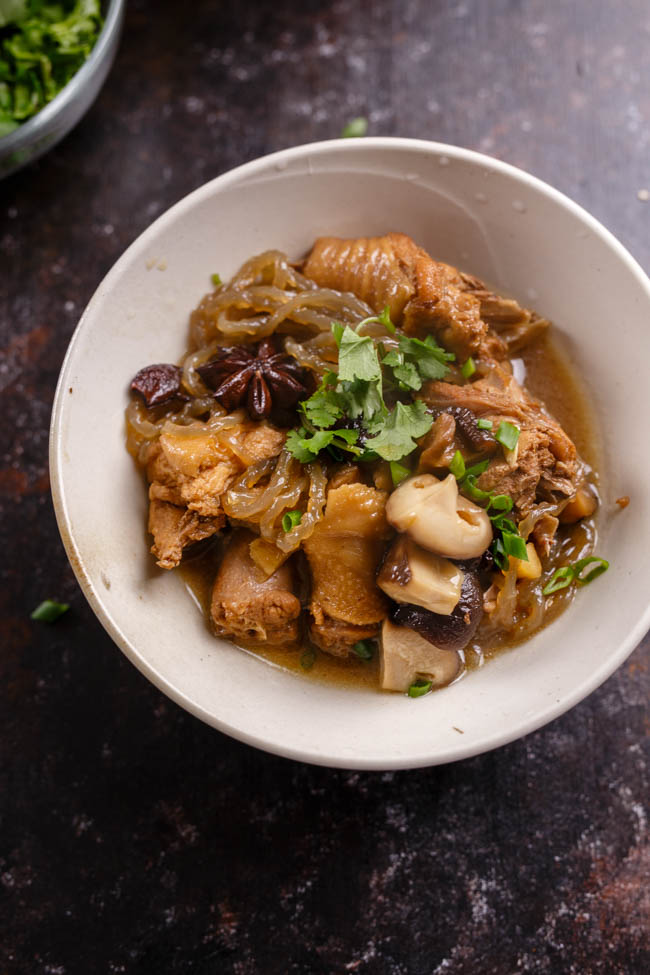 Miến gà nấm hương thơm lừng, ấm lòng ngày đông giá rét - 1