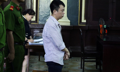 Mâu thuẫn chuyện nuôi con, chồng đâm vợ rồi tự sát