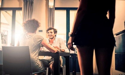 Hãy dứt khoát ly hôn nếu chồng bạn phạm phải những điều này