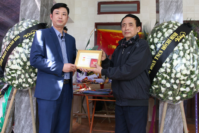 Vinh danh nam sinh quen minh cuu ba me con hinh anh 1