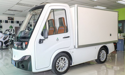 Ô tô điện giá 350 triệu đồng gây sốt toàn thị trường