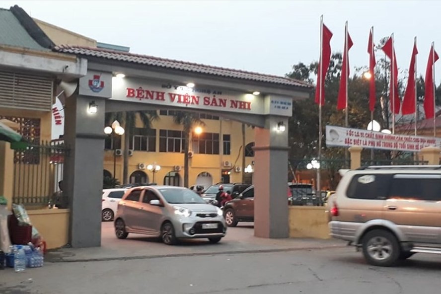 Bác sĩ không đến cấp cứu ngay dù người nhà cầu cứu, bé 7 tháng tử vong - Ảnh 1.