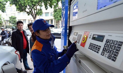 Lần đầu tiên năm 2018, giá xăng giảm
