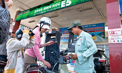 Thuế lên kịch khung: Giá xăng tăng thêm 1.000 đồng/lít