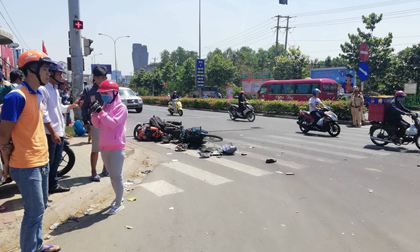 Xe khách vượt đèn đỏ gây tai nạn kinh hoàng ở Bình Dương: Nhiều người bị cuốn vào gầm, nằm la liệt giữa đường