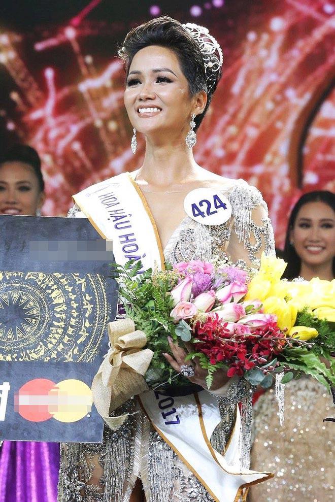 nguoi quen tiet lo su that gay soc cua hoa hau h’hen nie sau dip tet - 1