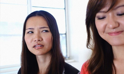 Thương mẹ chồng như mẹ đẻ, chị em bên chồng nói tôi giả tạo