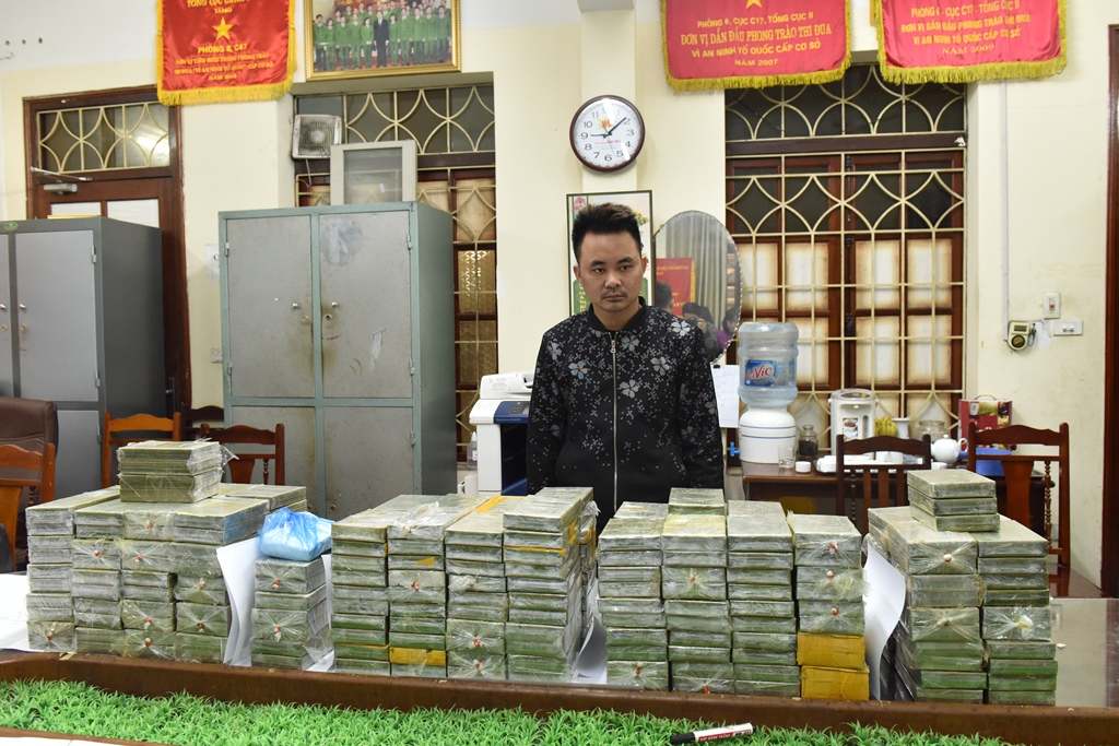 Ngỡ ngàng vì trùm đường dây ma túy 57 tỷ đồng giàu lên bất ngờ - 1