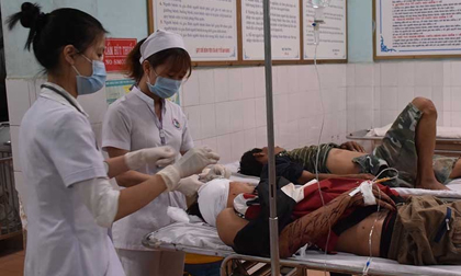 Truy bắt nhóm đối tượng hành hung, chém 2 cha con trọng thương