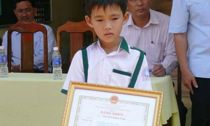 Chuyện chưa kể về cậu bé 10 tuổi trả lại 44 triệu cho người đánh mất
