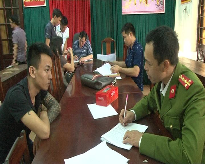 bat 2 doi tuong cuop hon 90 trieu dong giua ban ngay hinh anh 1