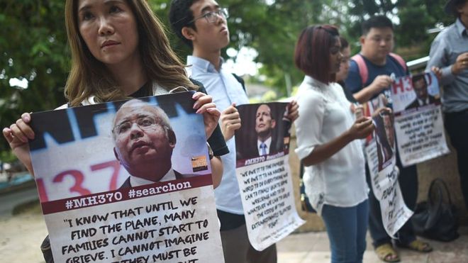 Vụ MH370: Lí do thân nhân phản đối dựng đài tưởng niệm - 2