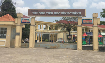 Phụ huynh bị tố bắt cô giáo quỳ: 'Cô N. quỳ 10 phút thì tôi nói ngồi dậy và xin lỗi'