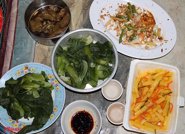Mẹ tử tù Vũ Văn Tiến: Hành trình tuyệt vọng khi đứa con dần bước vào cửa tử Mẹ tử tù Vũ Văn Tiến: Hành trình tuyệt vọng khi đứa con dần bước vào cửa tử