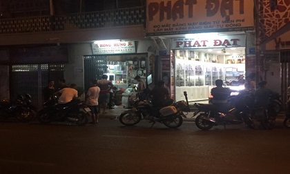 Người đàn ông nghi 'ngáo đá' xông vào nhà dân đâm gục chủ nhà rồi tự sát