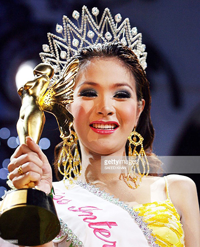 do nhan sac huong giang idol voi 12 cuu hoa hau chuyen gioi quoc te hinh anh 5