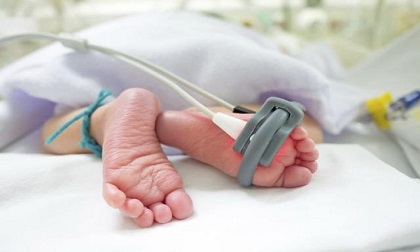 Chấn động: Hàng loạt trẻ sơ sinh bị gãy xương, nứt sọ do bị y tá bạo hành