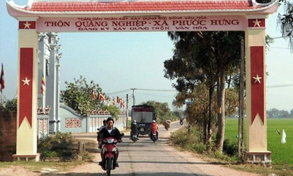 Người nhặt vàng trong bao lúa sẽ giao vàng cho chính quyền niêm phong